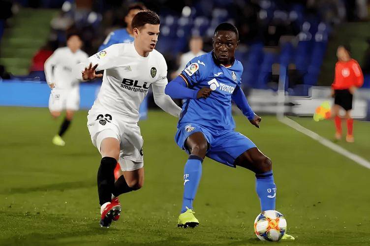 九游登录入口-英超黄袍加身，精彩瞬间和战术创新令人期待的简单介绍