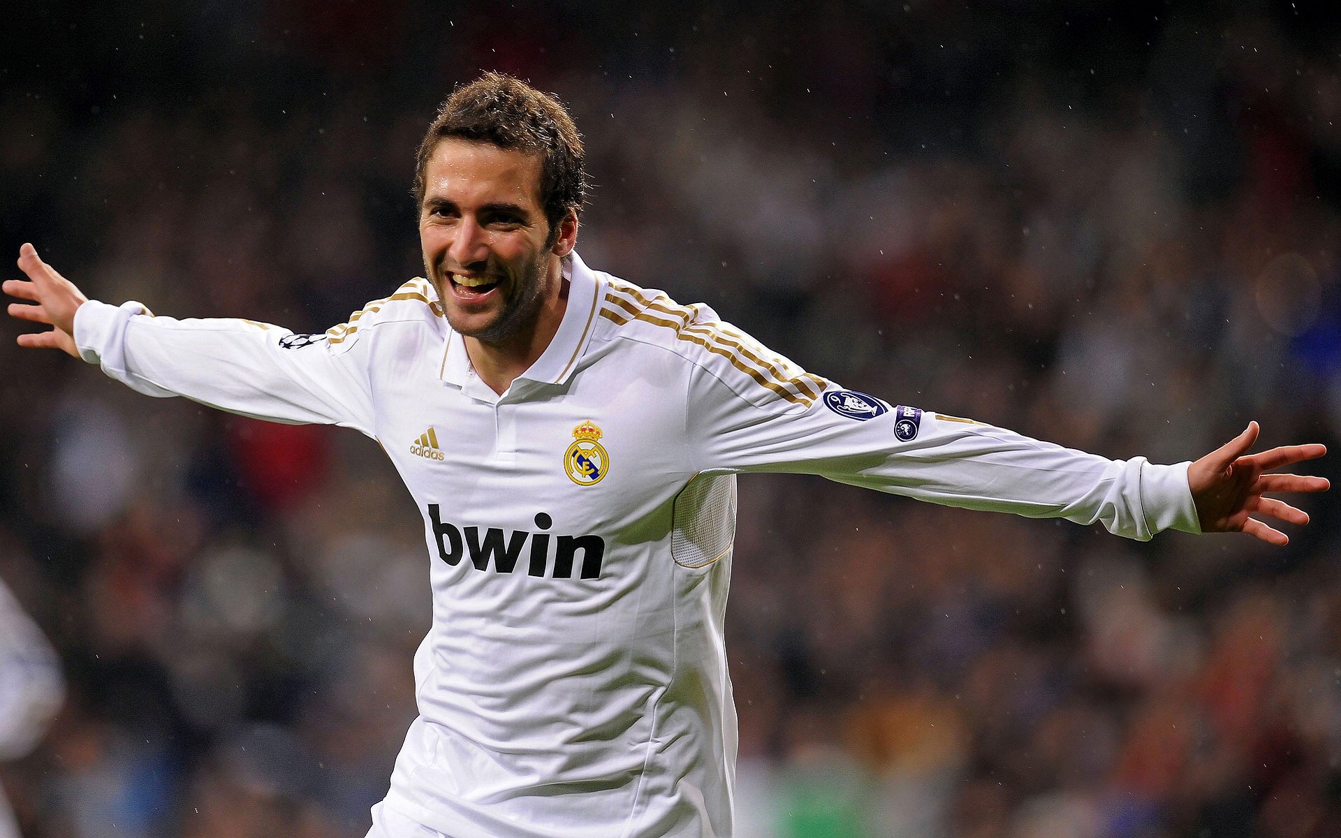 逆境中勇敢前行:那些永不言败的足球强者,足球逆转名言